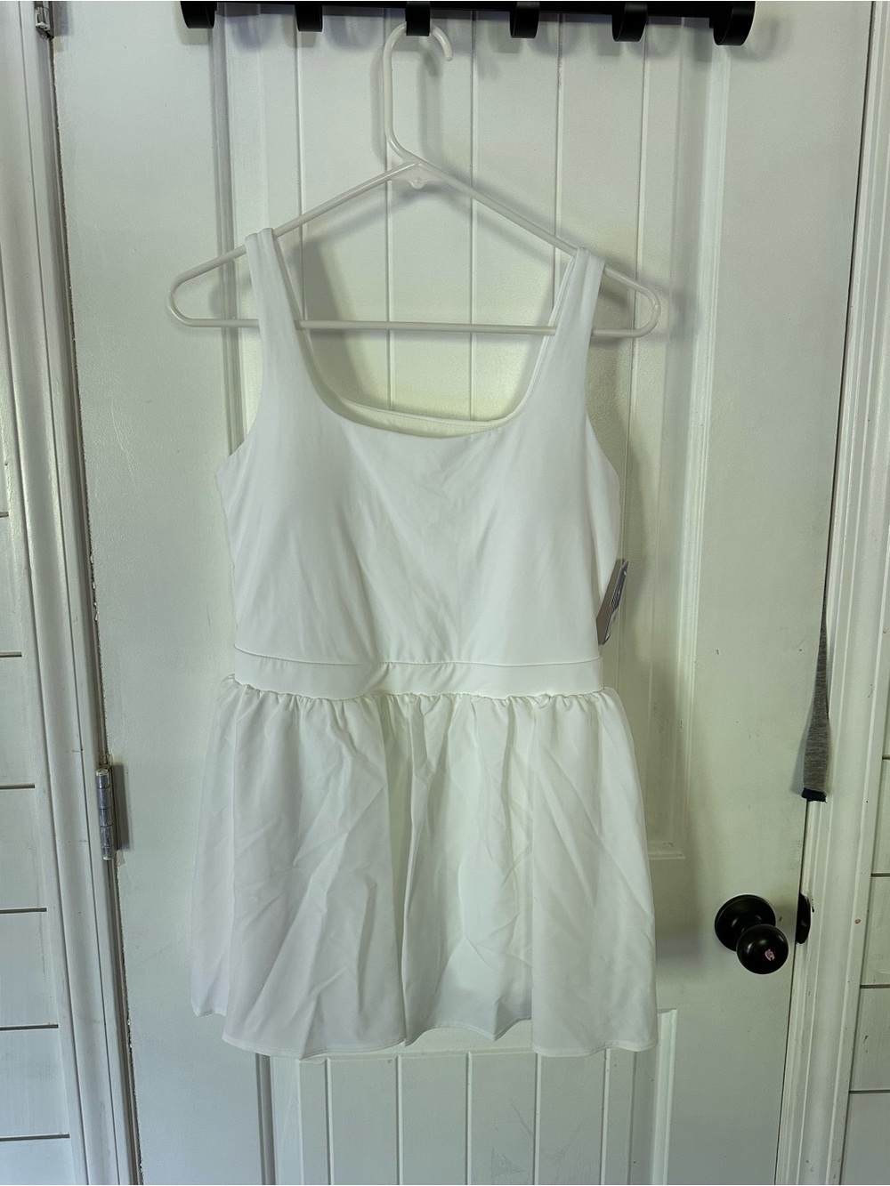 JoyLab White Sleeveless Ruffle-Hem Dress/bubble skirt